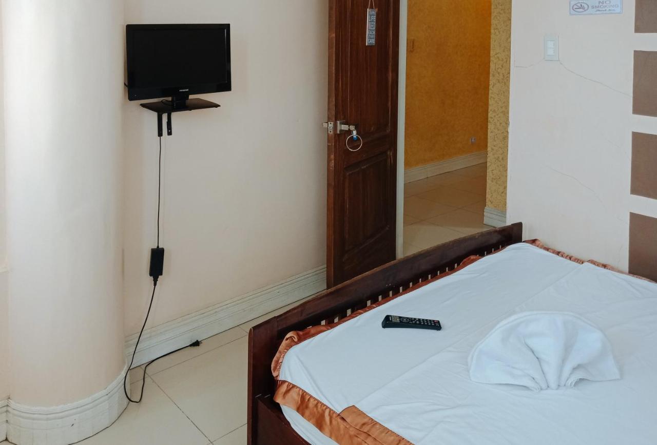 Villa Asuncion Country Inn And Resort Iloilo By Reddoorz Tigbauan Exteriör bild
